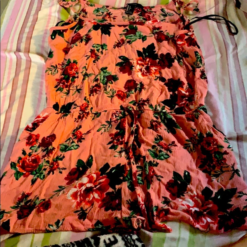 One outfit with flowers